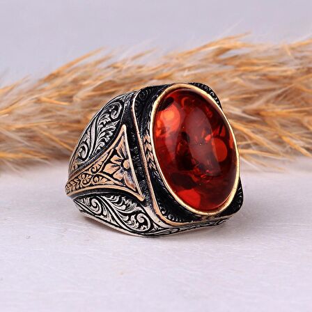 KALEM İŞLEME MOTİFLİ KEHRİBAR TAŞLI GÜMÜŞ YÜZÜK