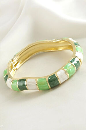 Kare İşlemeli Mineli Kelepçe Bileklik