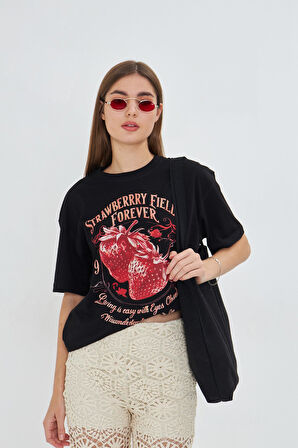 Strawberry Fields Forever Baskılı %100 Pamuk Kadın Oversize Siyah Tişört