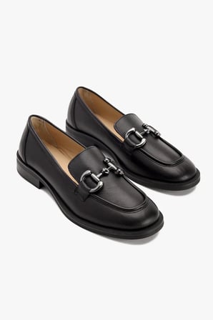 Kadın Metal Tokalı Klasik Loafer – Hakiki Deri Günlük Ayakkabı