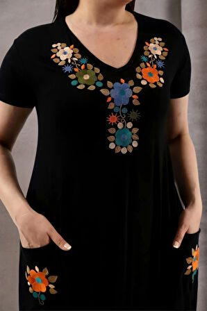 Yakası Cepleri Çiçek Nakışlı Elbise