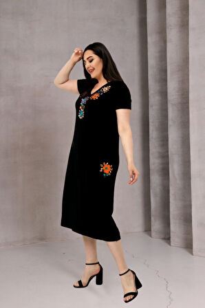 Yakası Cepleri Çiçek Nakışlı Elbise