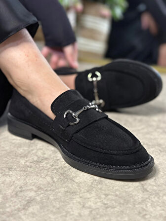 Günlük Kadın Siyah Loafer Klasik Desenli Taban Tokalı Oval Burunlu Makosen Ayakkabı 120