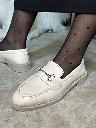 Günlük Kadın Siyah Loafer Klasik Desenli Taban Tokalı Oval Burunlu Makosen Ayakkabı 120