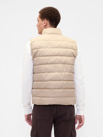 GAP V-FRCH LOGO LTWT PUFFER VEST ERKEK BEJ YELEK 790584002