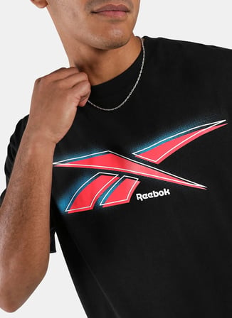 Reebok 100253016 80’S VECTOR T-SHIRT Siyah Yuvarlak Yaka Regular Fit Baskılı Erkek T-Shirt