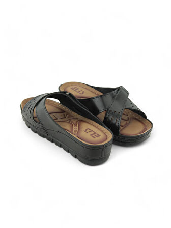 Kadın Çapraz Bantlı Cırtlı Terlik