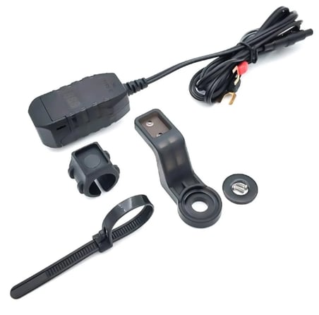 Type C ve Usb portlu Voltmetre göstergeli motosiklet şarj aparatı