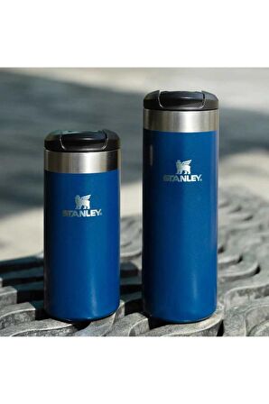 The AeroLight™ Transit Mug .47L / 16oz Royal Blue Metallic