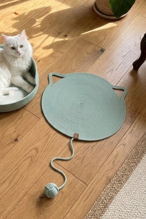 Reyo Pet El Yapımı Oyuncaklı Kedi Tırmalama Matı %100 Pamuk İpli Çağla Yeşili