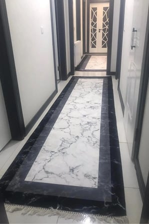 Yolluk Halı – Kaymaz Tabanlı, Yıkanabilir, Yumuşak Dokulu, Şık ve Dayanıklı Tasarım (snop y