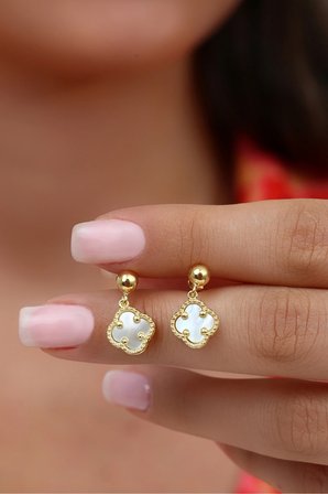 14K Altın Kaplamalı 925 Ayar Gümüş Granada Saray Yoncası Küpe - Beyaz 121119004