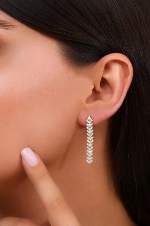 18K Altın Kaplamalı 925 Ayar Gümüş V Çavuş Model Su Yolu Küpe - 121120002