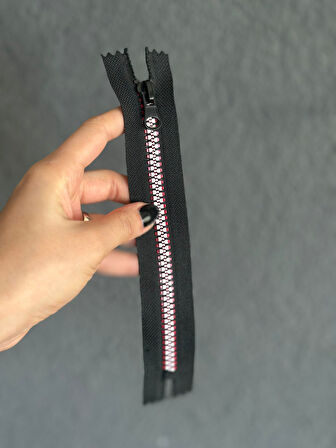 KIRMIZI BEYAZ İRİ DİŞLİ FERMUAR 21X2 CM