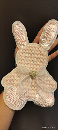 DOKUMA PUL PAYETLİ ZİRKON TAŞ KALPLİ TAVŞAN ARMA DİKİŞ APLİKE 25X16 CM