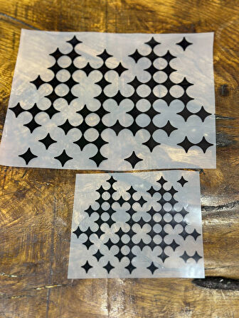 ÜTÜ İLE YAPIŞAN 2 Lİ SİYAH DESENLİ TRANSFER BASKI ARMA 20X20 CM