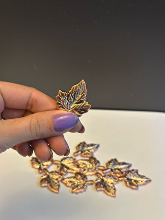 12 ADET BAKIR RENGİ PLASTİK YAPRAK DELİKLİ BONCUK 5X3 CM