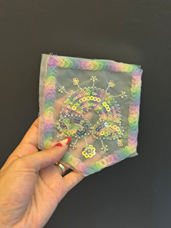 14X12 CM BONCUK PUL İŞLEME GÖKKUŞAĞI RENKLİ CEP ARMA DİKİŞ APLİKE