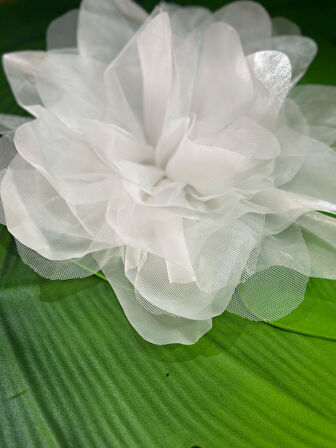 BEYAZ KABARTMA TÜL ÇİÇEK DİKİŞ GİYİM AKSESUARI 26 X 26 CM