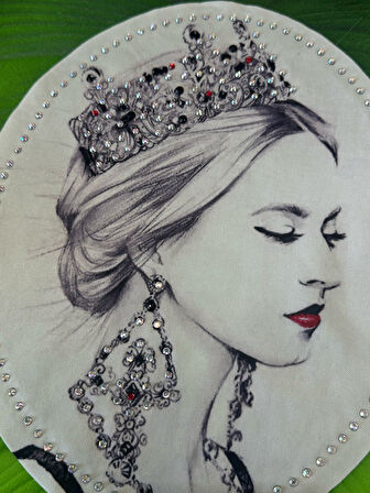 33X30 CM TAŞ İŞLEME KRALİÇE ARMA DİKİŞ APLİKE