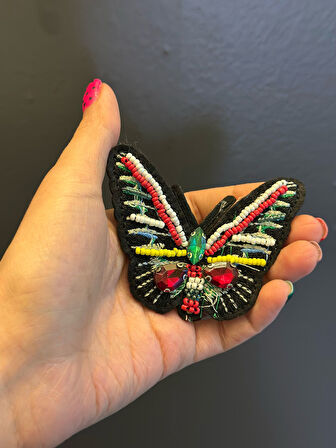 8X6 CM BONCUK TAŞ NAKIŞ İŞLEME RENKLİ KELEBEK ARMA DİKİŞ APLİKE