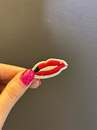 4X2 CM NAKIŞ İŞLEME KIRMIZID UDAK ARMA DİKİŞ APLİKE