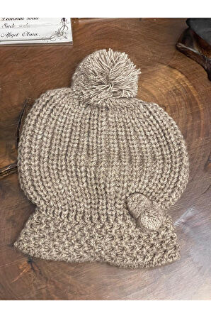 ÇİFT KORUMALI MODELLİ ÖRME YUMUŞAK PONPONLU  ŞIK TASARIM KADIN BERE 