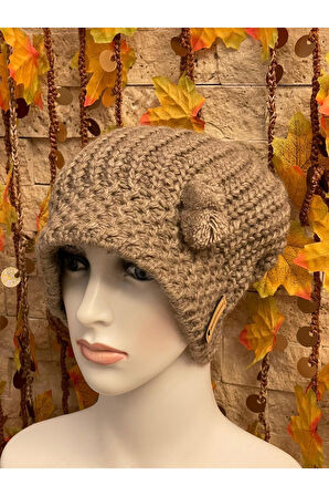 ÇİFT KORUMALI MODELLİ ÖRME YUMUŞAK PONPONLU  ŞIK TASARIM KADIN BERE 