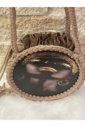 ÖZEL TASARIM ETNİK DESENLİ BOHEM MDF ASKILI ÇANTA BÜZGÜLÜ TORBA İÇLİ 23X23CM
