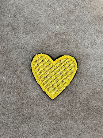 4X4 CM SARI ÜTÜ İLE YAPIŞAN KALP APLİKE ARMA YAMA DİKİŞ AKSESUAR