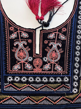 28X30 CM NAKIŞ İŞLEME GÖMLEK ELBİSE ETNİK BOHEM YAKALIK PÜSKÜLLÜ APLİKE