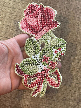 16X8 CM  ÜTÜ İLE YAPIŞAN KANAVİÇE GÜL İŞLEME APLİKE ARMA YAMA DİKİŞ AKSESUARI