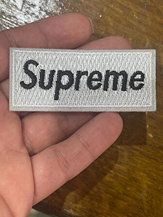 3X7 CM BEYAZ ÜTÜ İLE YAPIŞAN SUPREME APLİKE ARMA YAMA DİKİŞ AKSESUARI