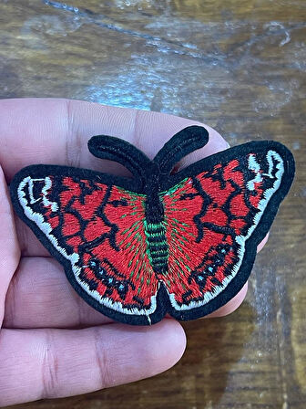 7X5 CM ÜTÜ İLE YAPIŞAN NAKIŞ İŞLEMELİ KIRMIZI KELEBEK APLİKE ARMA YHAMA DİKİŞ AKSESUARI