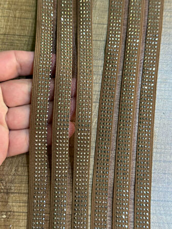 KAHVERENGİ ÇİZGİLİ TAŞLI LASTİK DİKİŞ AKSESUARI KOL LASTİĞİ PAÇA LASTİĞİ