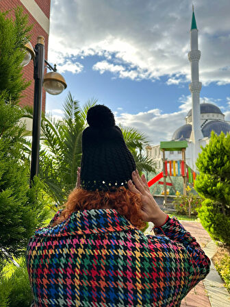 PUL PAYEETLİ PONPONLU TRİKO  KADIN BERE KIZ BERE