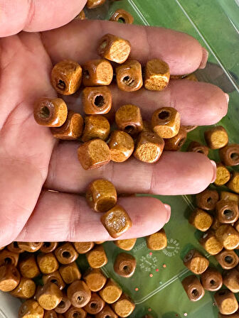 1 CM 25 ADET  DELİKLİ AHŞAM KÜP TAKI BONCUĞU