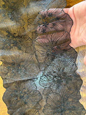 EN 19 CM SİYAH TÜL ÇİÇEKLİ KESİLEBİLİR DİKİŞ GİYİM APLİKE ŞERİT 1 METRE