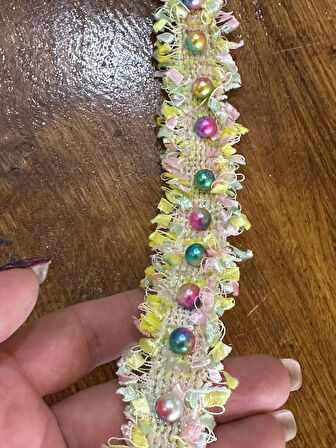 EN 3 CM PÜSKÜLLÜ BONCUKLU TASARIM ŞERİT DİKİŞ GİYİM AKSESUARI (1 METRE)