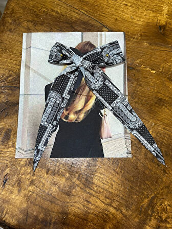 FİYONKLU TASARIM KIZ ARMA DİKİŞ APLİKE 23X19 CM