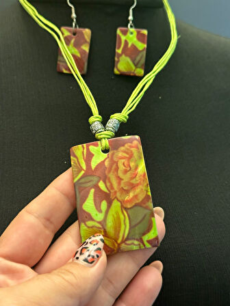 EL BOYAMA SEDEF TAŞLI ÇİÇEKLİ ETNİK KOLYE KÜPE SET BOY 23 CM