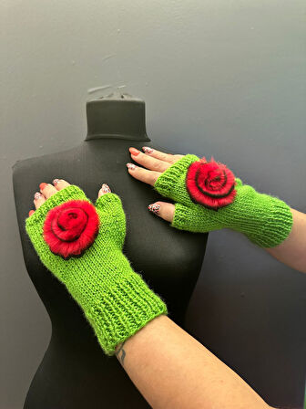 EL ÖRGÜSÜ PONPONLU PARMAKSIZ KADIN ELDİVEN