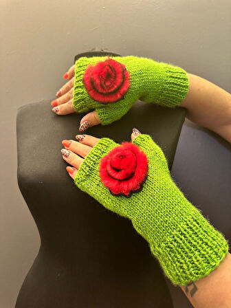 EL ÖRGÜSÜ PONPONLU PARMAKSIZ KADIN ELDİVEN