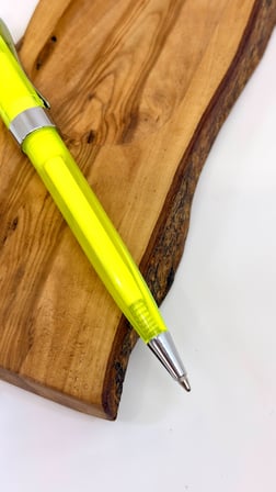 Neon Sarı Şeffaf Gövdeli Tükenmez Kalem