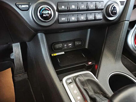 Kia Sportage 2016-2019 Kablosuz Şarj Standı