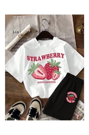 Unisex Strawberry Baskılı Tasarım Tshirt