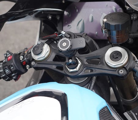 SMNU FRİCTİON RACING TELEFON TUTUCU