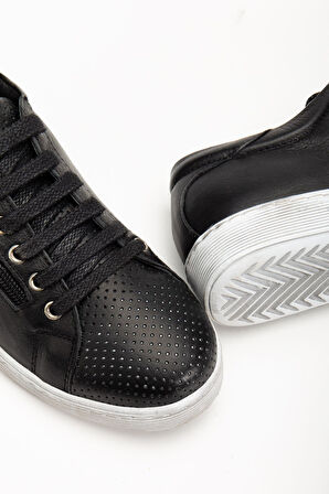 Kadın Siyah Hakiki Deri Delikli Spor Ayakkabı  