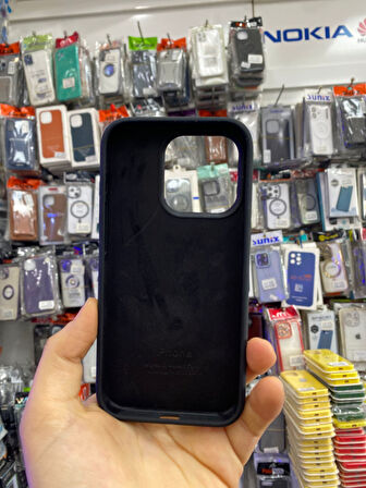 İPHONE 15 PRO UYUMLU LOGOLU LANSMAN İÇİ KADİFE KILIF SİYAH