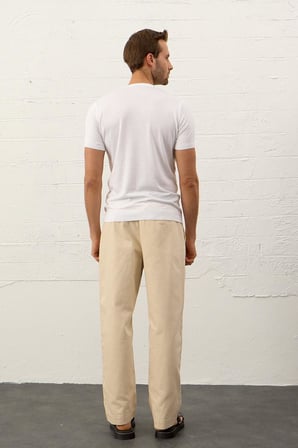 Erkek Desenli Bisiklet Yaka  Slim-Fit Kalıp İnce Triko Tişört Beyaz